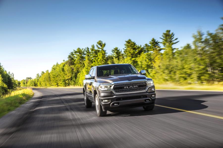  Ram 1500 Limited Crew Cab EcoDiesel (DT) 2019 года  (фото 6 из 18)